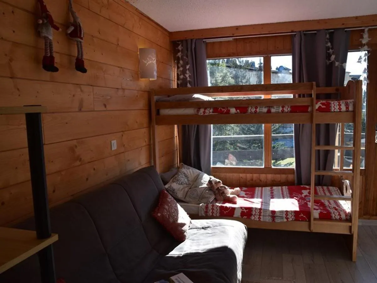 Studio Renove Pour 3 Au Centre De Montgenevre Avec Parking - Fr-1-266-166 France